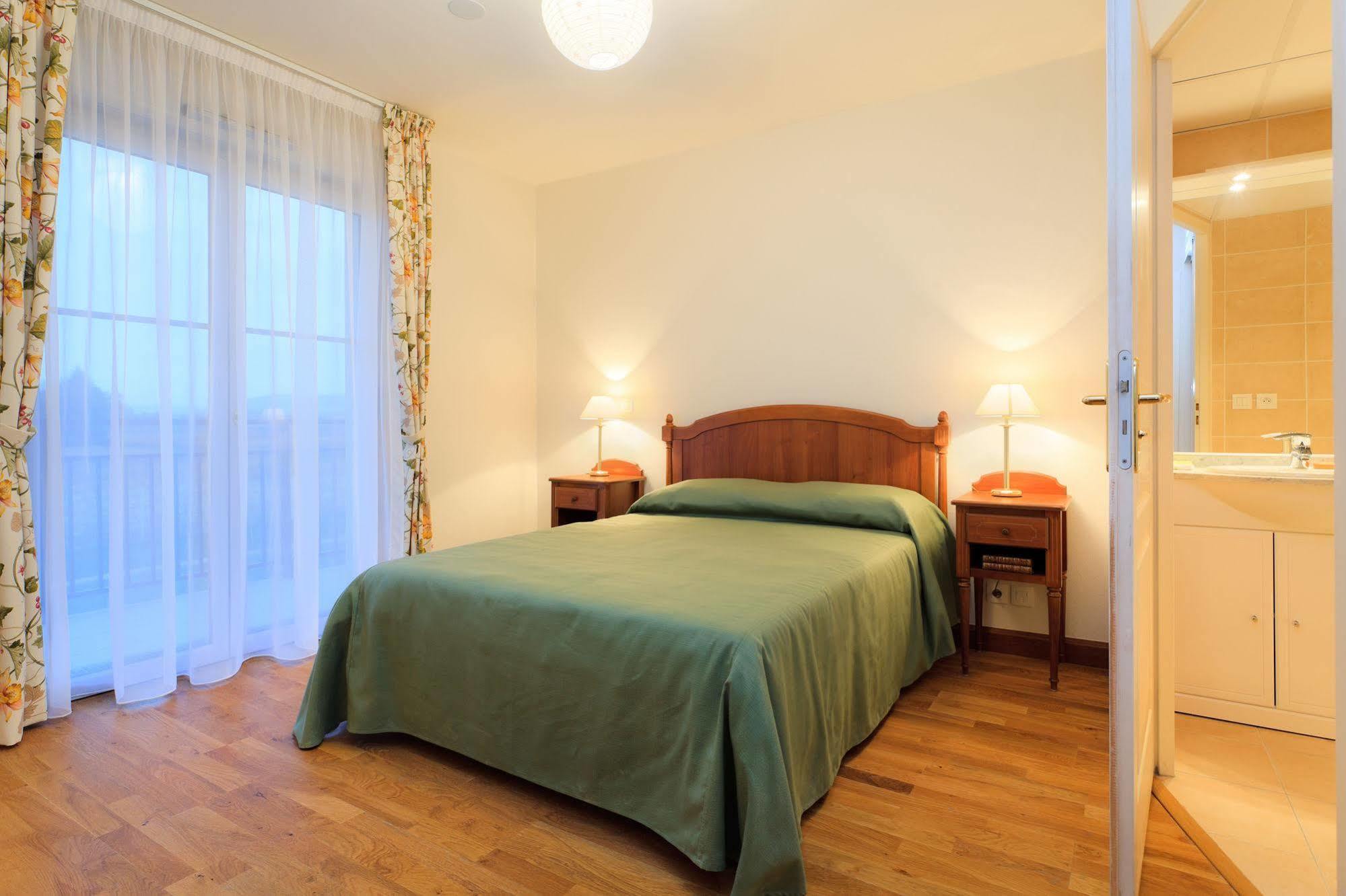 Medicis Home Dijon Les Petites Roches Экстерьер фото